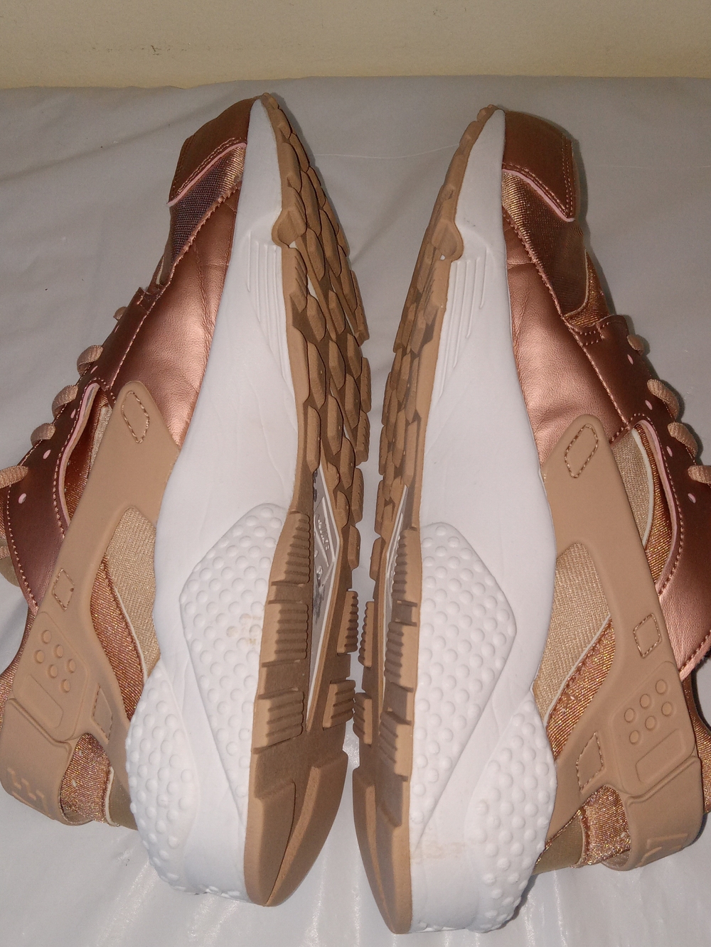 Nike Air Haurache Rose Gold Sneakers 10 - Picture 11 of 14